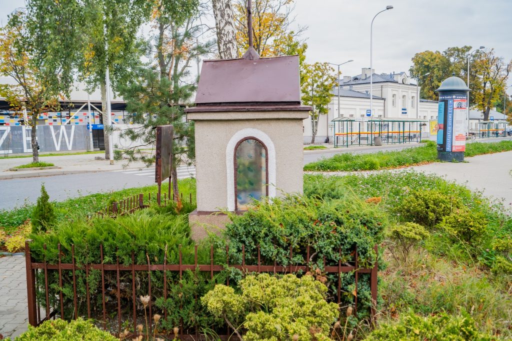 Kapliczka przy dworcu PKP Łódź Widzew